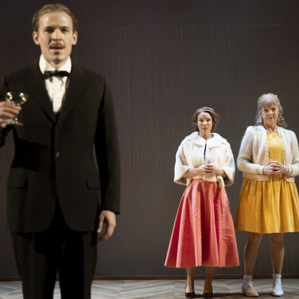 Hannes Meidal, Ellen Jelinek och Gunnel Fred i Maj.