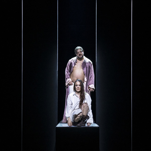 Andreas Rothlin Svensson och Rebecka Hemse i Elektra.