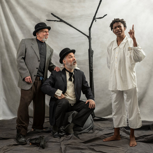 Michael Wex, Shane Baker och Nicholas Aaron Jenkins i I väntan på Godot.
