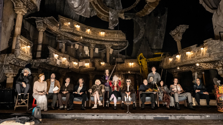 Duncan Green, Kristina Törnqvist, Andreas Rothlin Svensson, Shanti Roney, Thomas Hanzon, Karin Franz Körlof, Kicki Bramberg, Rita Hjelm, Ingela Olsson, Pierre Wilkner, Johan Holmberg, Ellen Jelinek, Erik Ehn och Hamadi Khemiri i Natthärbärget.