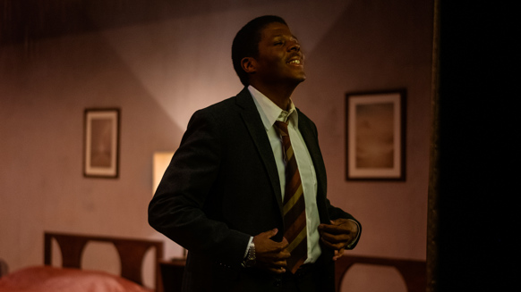 John Alexander Eriksson som Martin Luther King i Bergets topp.