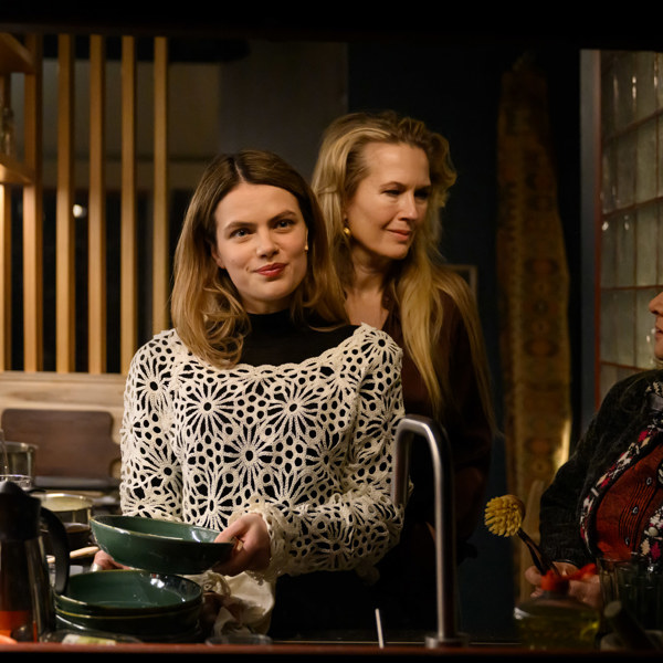 Alva Bratt, Elin Klinga och Huld Lind Jóhannsdóttir i Rage.