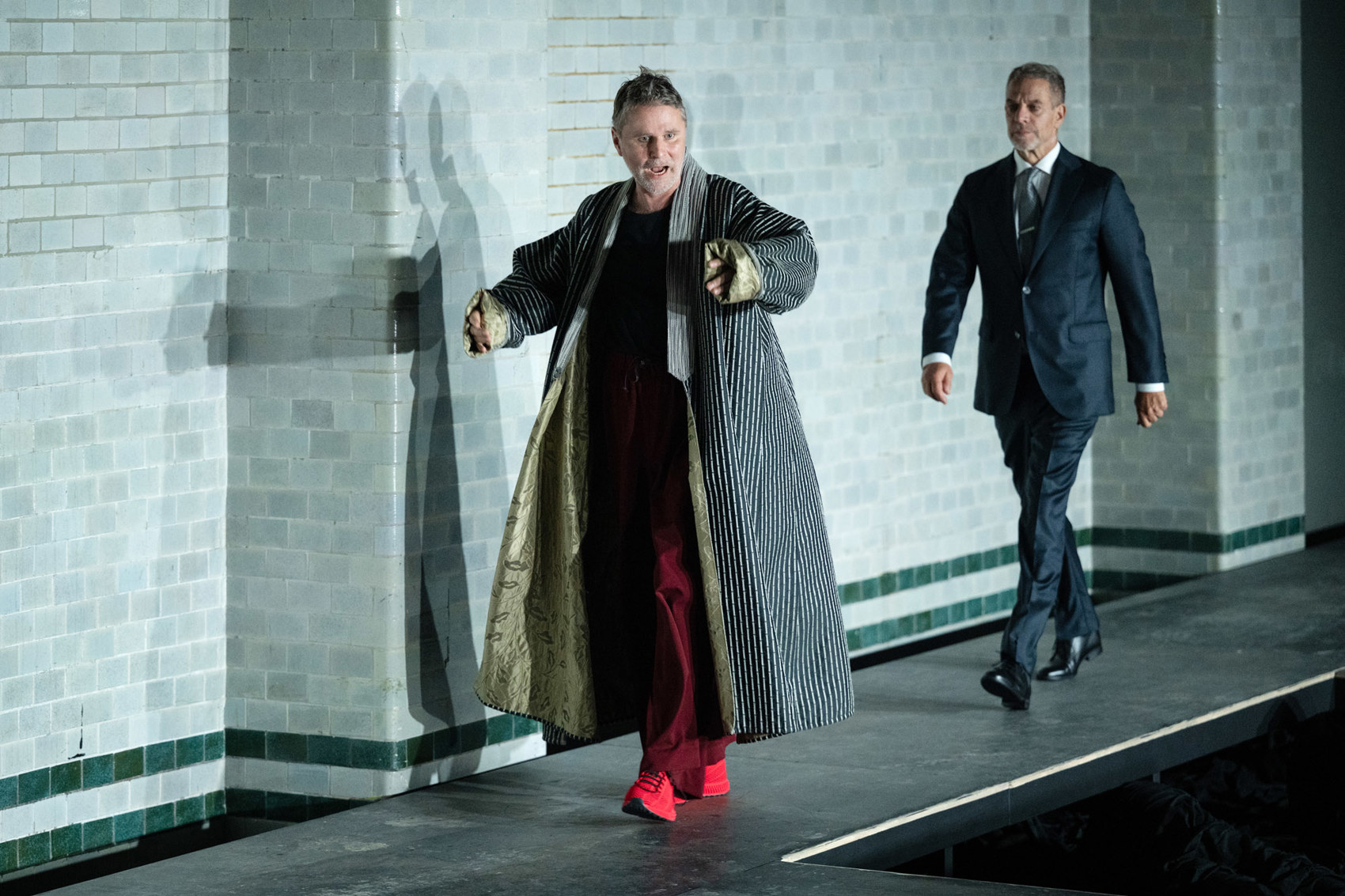 Shanti Roney och Thomas Hanzon i Hamlet.