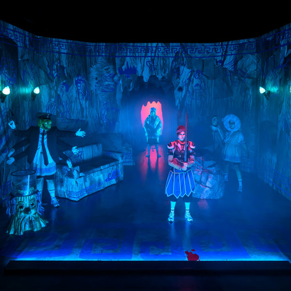 Jesper Forsberg, Ester Claesson, Karin Franz Körlof och Tanja Lorentzon i Nemesis.