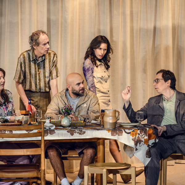 Sanna Sundqvist, César Sarachu, Pablo Leiva Wenger, Ana Gil de Melo Nascimento och Omid Khansari i Pappas födelsedag.