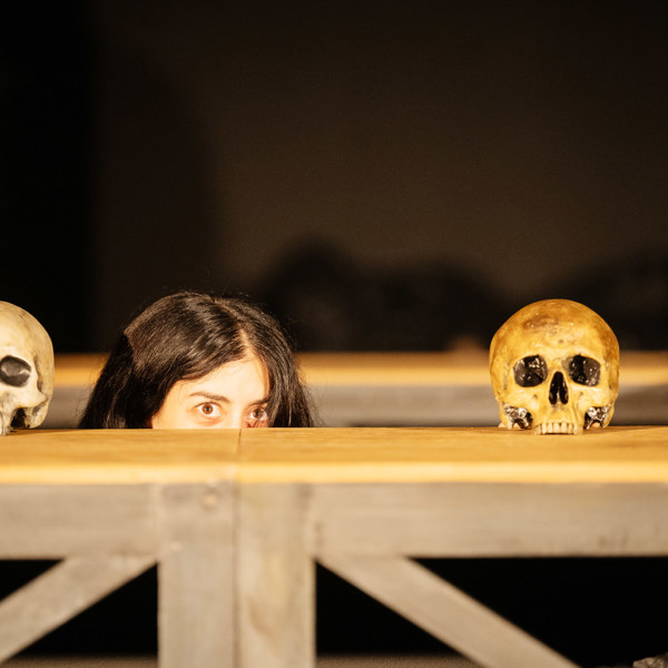 Gizem Erdogan i Hamlet.