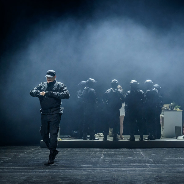 Peter Andersson, Sofia Pekkari och Adam Lundgren i Skammen.