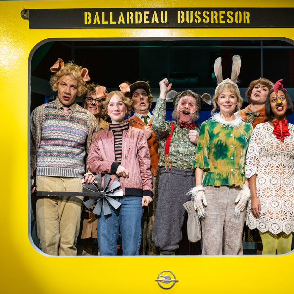 Hannes Meidal, Peter Perski, Maia Hansson Bergqvist, Jesper Feldt, Pierre Wilkner, Julia Dufvenius, Elle Kari Bergenrud och Hannah Alem Davidson i Jefferson.