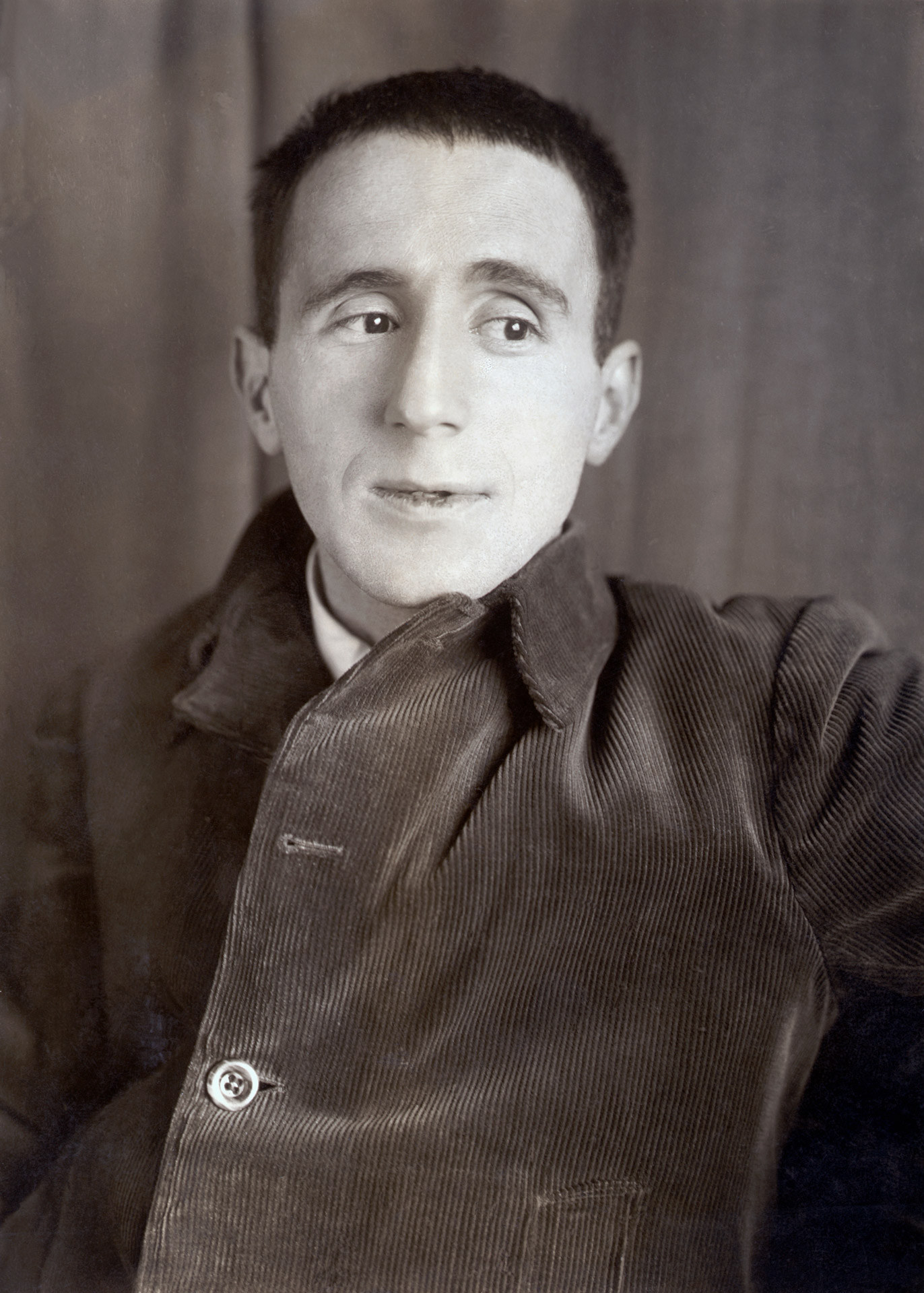 BERTOLT BRECHT Webb