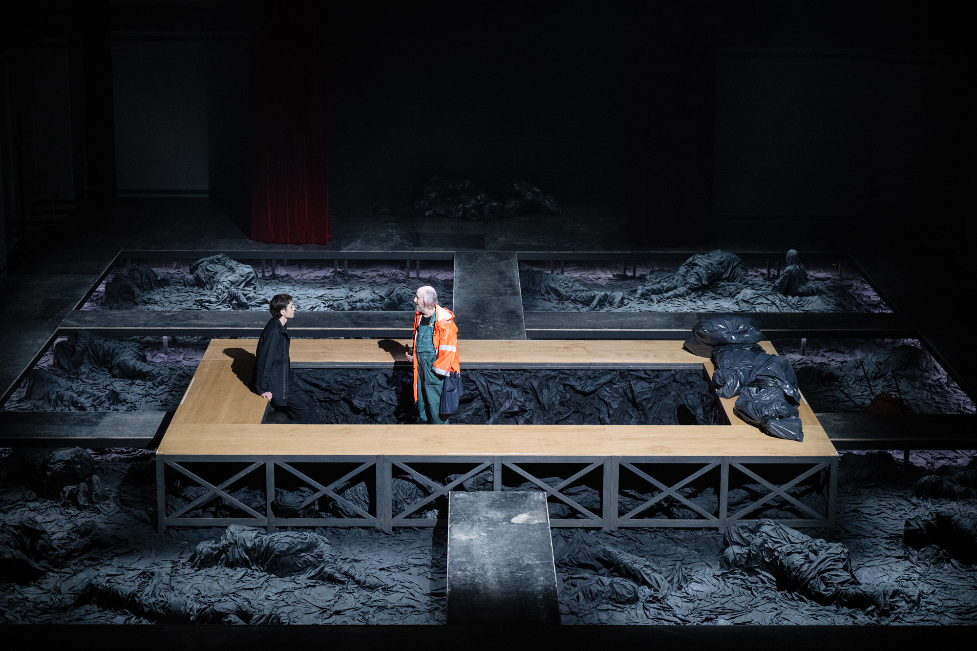 Gustav Lindh och Sten-Johan Hedman i Hamlet.