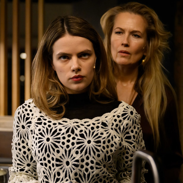 Alva Bratt och Elin Klinga i Rage.