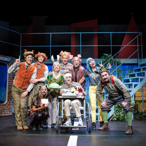 Jesper Feldt, Elle Kari Bergenrud, Hannah Alem Davidson, Julia Dufvenius, Hannes Meidal, Peter Perski, Maia Hansson Bergqvist, Nina Fex and Pierre Wilkner i Jefferson.